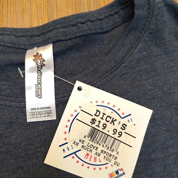 Women's Dark Gray Tee with Red STL Cardinals Logo NWT - Picture 3 of 6